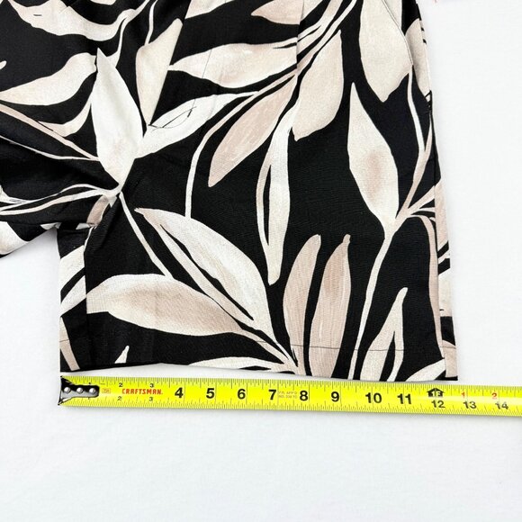 Time And Tru Women's Linen Blend Tropical Black Shorts S (4-6) Elastic Back NWT - Picture 9 of 10